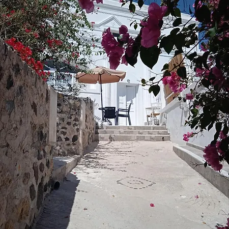 Loukas Kontos Traditional House * Emporio (Santorini)